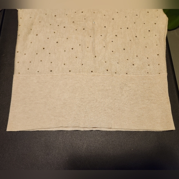 WHBM 3/4 Sleeve Double V Neck Blouse - Picture 6 of 10